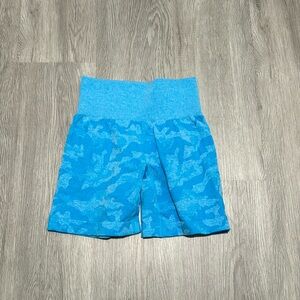 Nvgtn blue camo shorts